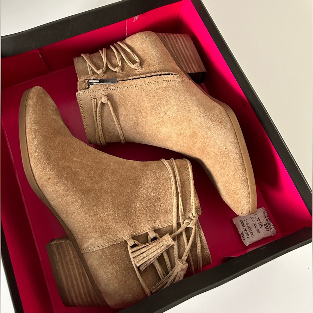 Vince Camuto Camel Suede Leather Ankle Booties Size 8